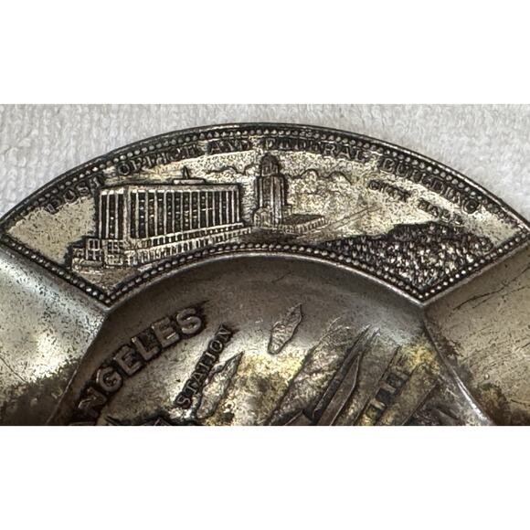 Vintage Los Angeles CA. Landmarks Souvenir Metal Ashtray Made In Japan - Picture 3 of 7